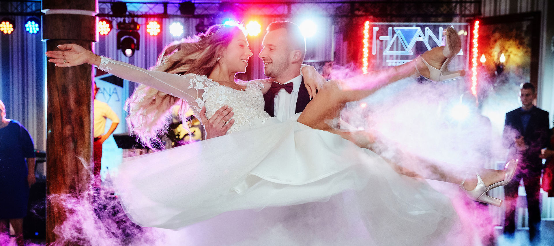 Fotograf na wesele w Lublinie - para młoda w tańcu weselnym